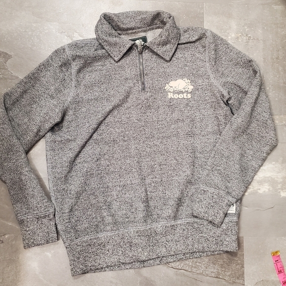 Roots Sweaters - Roots Quarter-Zip Pullover Long Sleeve Sweater. Heathered Grey. Size M.